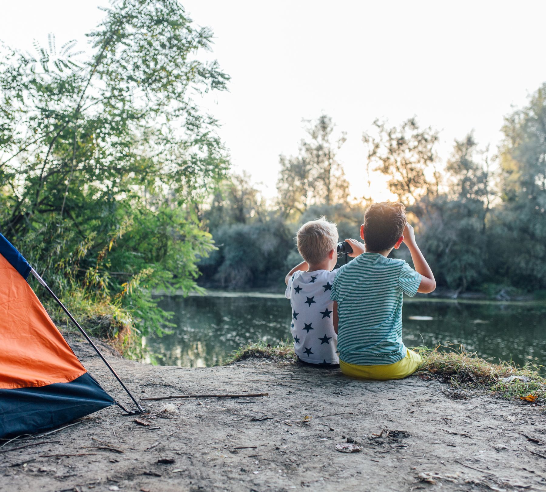 Campen in der Natur mit Kindern